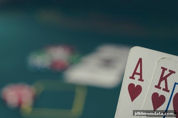 jdb电子爆奖：真人互动策略误区与提现受阻的全面剖析