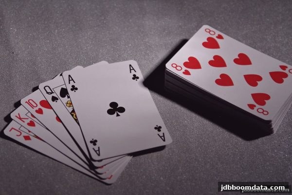 jdb电子爆奖视角：斗地主与德州扑克的棋牌进化之路