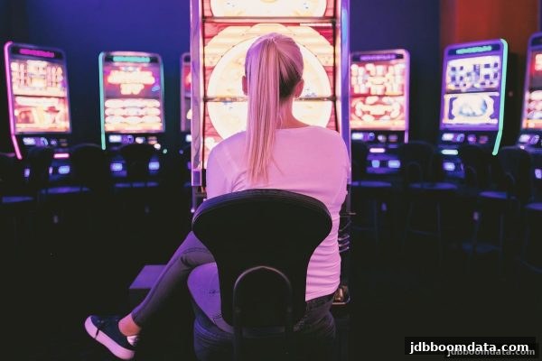 jdb电子爆奖深度解析：奇幻街机玩法如何打造持久玩家粘性